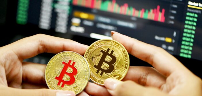 kanchanara YVIx1Hj8EqU unsplash 702x336 - Bitcoin's Shorts Have Never Been This Crowded While Price Kept Going Up. That Has Only Happened Twice Before.